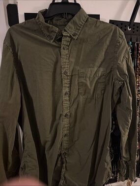 Men's Olive Green Casual Button-Down Shirt